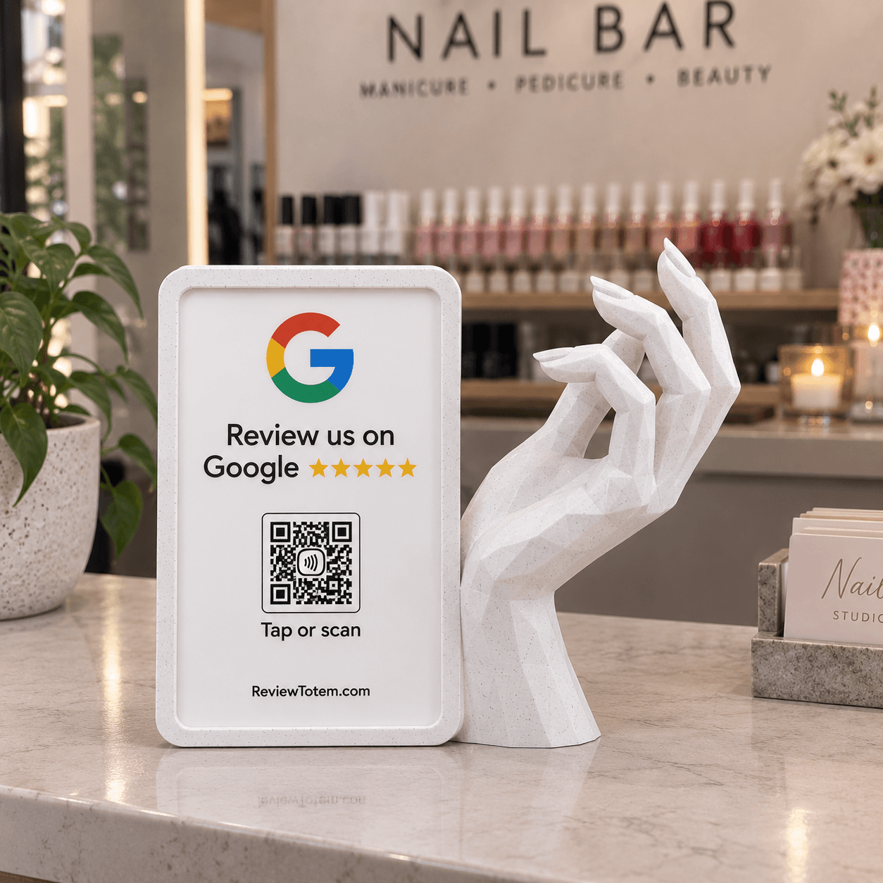 Nail & Beauty Totem